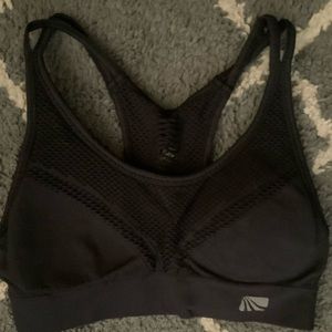 black sports bra